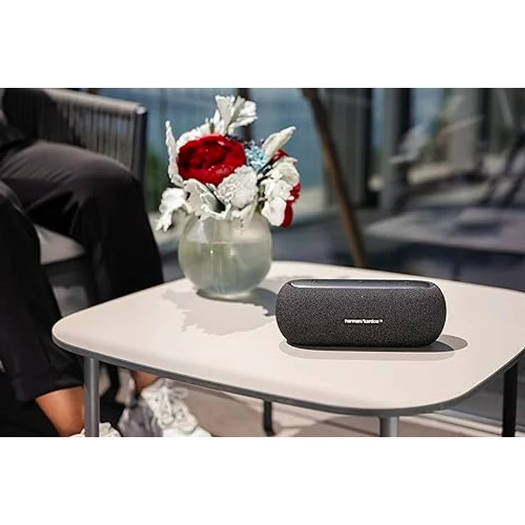 Harman Kardon Luna Bluetooth-Box in Schwarz – Tragbarer, wasserdichter Bluetooth-Lautsprecher – Bis zu 12 Stunden Akkulaufzeit – Bild 4