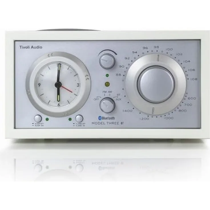 Tivoli Audio Model Three Bluetooth UKW-/MW-Radiowecker, AM/FM-Radio mit Weckerfunktion und USB-Aufladung, Weiß/Silver
