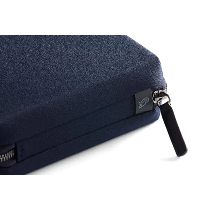 Bellroy Tech Kit Compact, schlanker Organizer für Technik-Zubehör, Navy – Bild 6