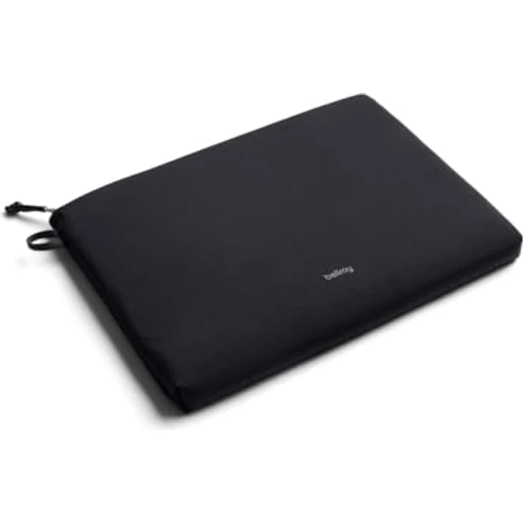 Bellroy Lite Laptop Sleeve (14"), minimalistische Notebooktasche aus wasserabweisendem Material, Schwarz – Bild 1