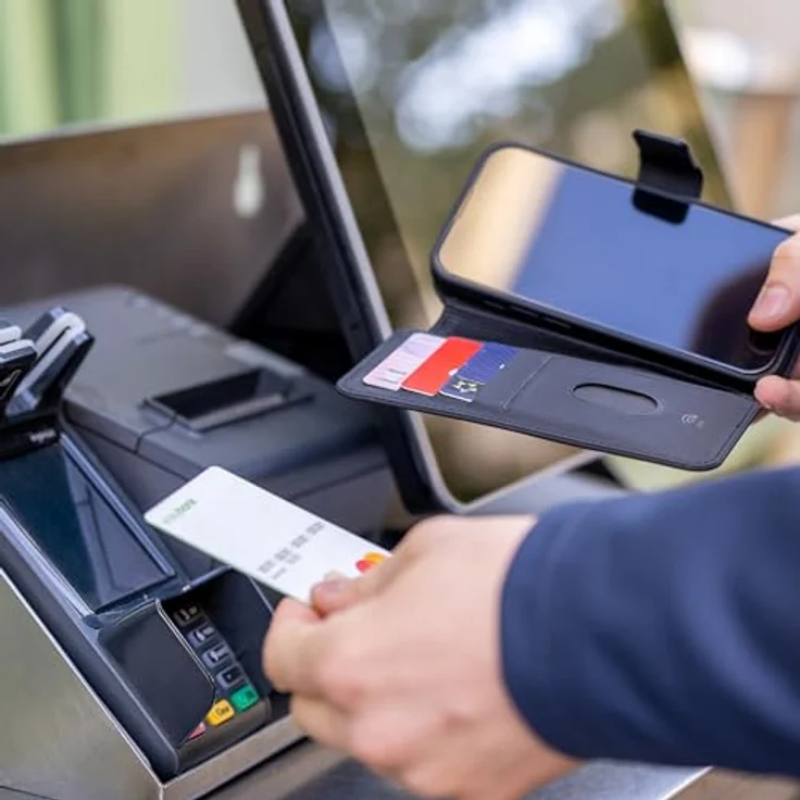 SP CONNECT Magnetic Flip Cover M | Rundumschutz, 4 Kartenfächer, RFID-Schutz für Smartphones bis 6,1 Zoll – Bild 5