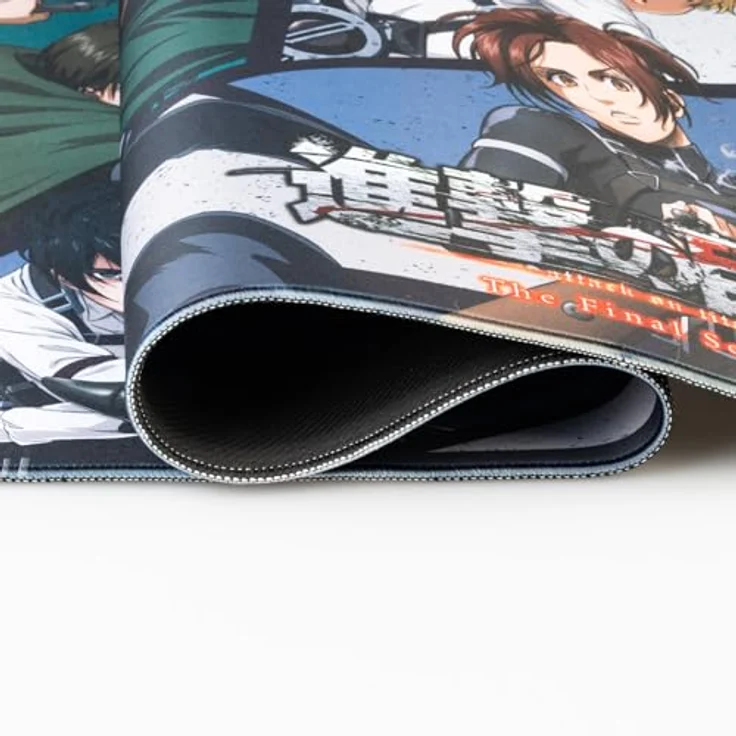 Grupo Erik Gaming Mauspad XXL Attack on Titan, rutschfeste Unterseite, wasserabweisend, verstärkte Kanten, 80 x 35 x 0,4 cm – Bild 3