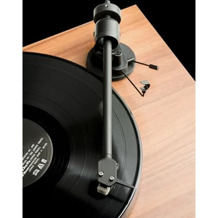 Pro-Ject E1, Plug & Play Plattenspieler mit elektronischer Geschwindigkeitsumschaltung, voreingestellter Auflagekraft und Anti-Skating, Schwarz – Bild 4