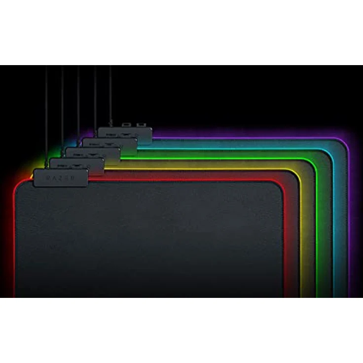 Razer Goliathus Chroma - Weiche Gaming Maus-Matte mit RGB Beleuchtung (Kabelhalterung, Stoff-Oberfläche, rutschfest, gesteppter Rand, optimiert für alle Mäuse) Schwarz – Bild 3