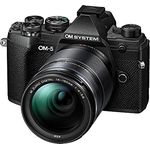 OM SYSTEM OM-5 Micro Four Thirds Systemkamera inkl. M.Zuiko Digital 14-150mm F4-5.6 II Objektiv, 20 MP Live MOS-Sensor, 5-Achsen-Bildstabilisierung, IP53, Schwarz/Schwarz, 4K-Video