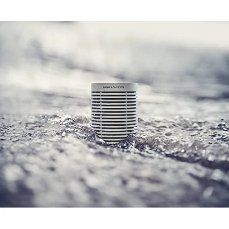 Bang & Olufsen Beosound Explore – Kabelloser tragbarer Bluetooth Outdoor-, Heim- und Reise-Lautsprecher, 27 Stunden Akkulaufzeit, wasserdichter 360° Lautsprecher + USB-C Ladekabel - Grey Mist – Bild 4