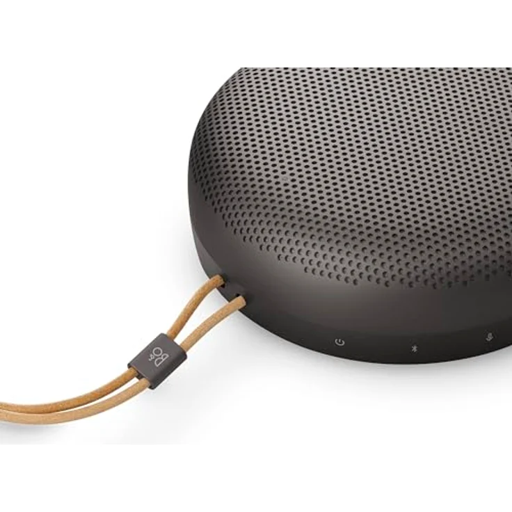 Bang & Olufsen Beosound A1 (3rd Gen), tragbarer Bluetooth Lautsprecher, wasserdicht IP67, 24 Stunden Akkulaufzeit, 3 Mikrofone, Warm Granite – Bild 2