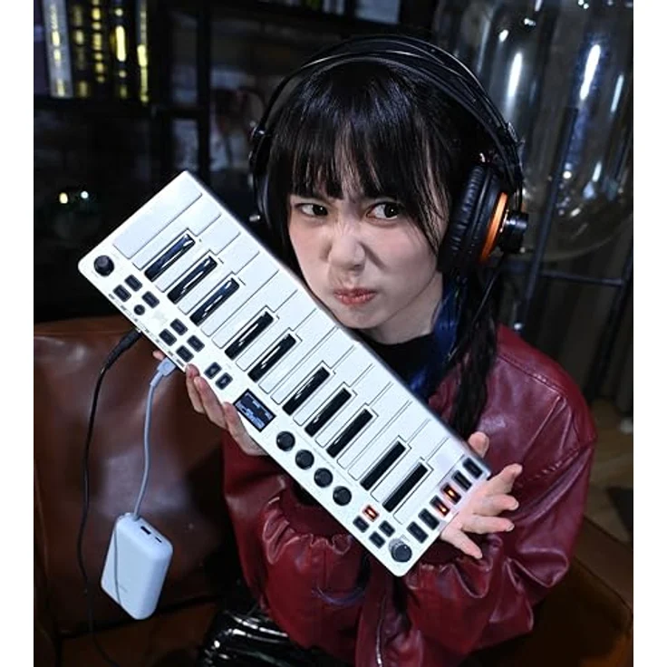 ESI Xsynth - Digital Synthesizer mit 25 anschlagsdynamischen Tasten, 10 Stimmen Polyphonie, integriertem Audiointerface und 512 Sounds – Bild 7