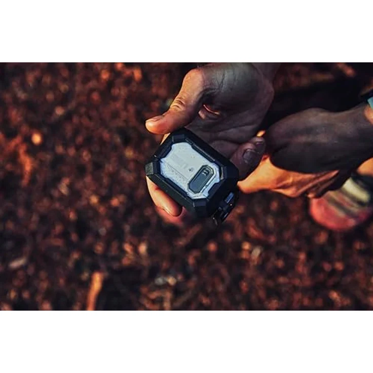 URBAN ARMOR GEAR Plasma Case für die Apple AirPods 4 Hülle [2024] (Magnetisch, Wireless-Charging kompatibel / Status LED sichtbar, Abnehmbarer Karabinerhaken) schwarz / transparent – Bild 3
