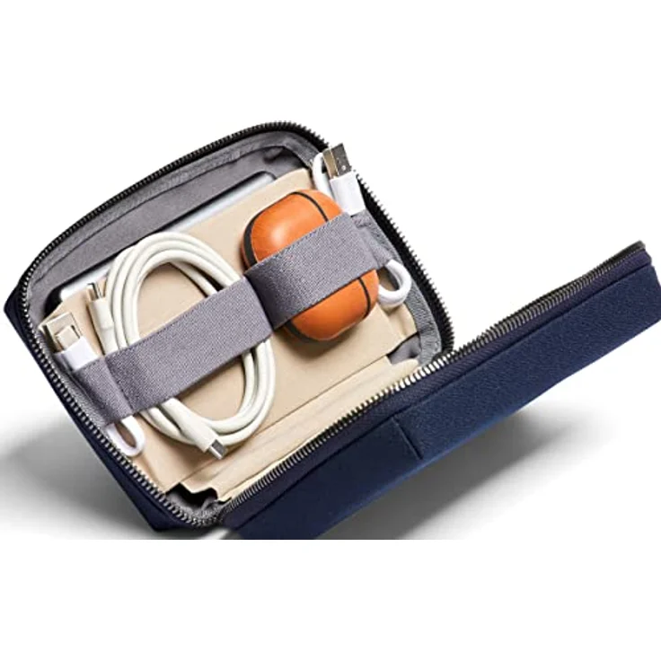 Bellroy Tech Kit Compact, schlanker Organizer für Technik-Zubehör, Navy – Bild 3