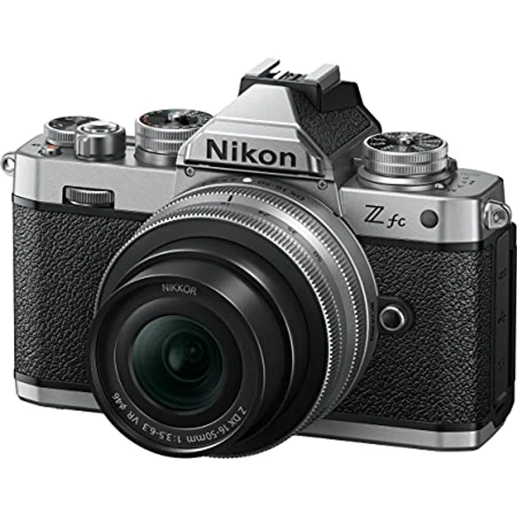 Nikon Z fc KIT Z DX 16-50 mm 1:3.5-6.3 VR Silver Edition (20.9 MP, OLED-Sucher mit 2.36 Millionen Bildpunkten, 11 Bilder pro Sekunde, Hybrid AF mit Fokus-Assistent, ISO 100-51.200, 4K UHD-Video)