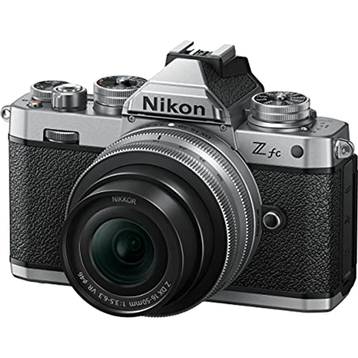 Nikon Z fc KIT Z DX 16-50 mm 1:3.5-6.3 VR Silver Edition (20.9 MP, OLED-Sucher mit 2.36 Millionen Bildpunkten, 11 Bilder pro Sekunde, Hybrid AF mit Fokus-Assistent, ISO 100-51.200, 4K UHD-Video) – Bild 1