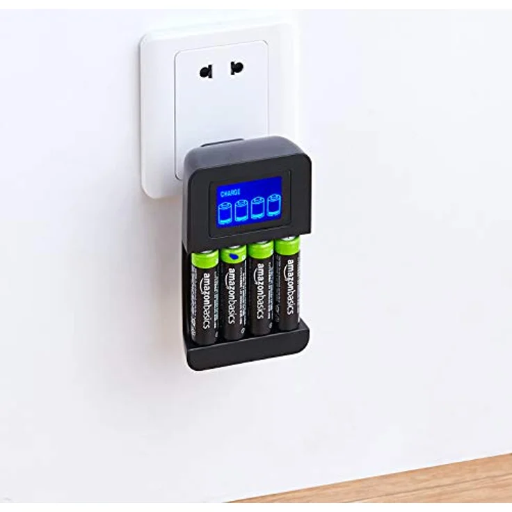 AmazonBasics Intelligentes, digitales Akku-Ladegerät für 4 AA-, AAA-Akkus – Bild 6