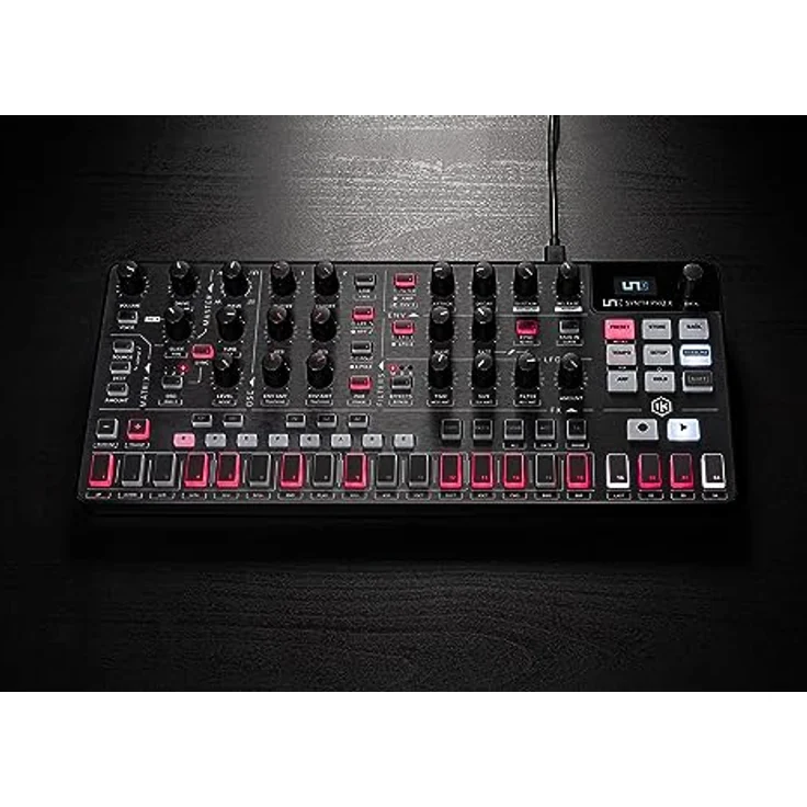 IK Multimedia UNO Synth PRO X, Paraphonic dual-filter analog synthesizer with paraphonic sequencer, integrated FXs and CV connections – Bild 2