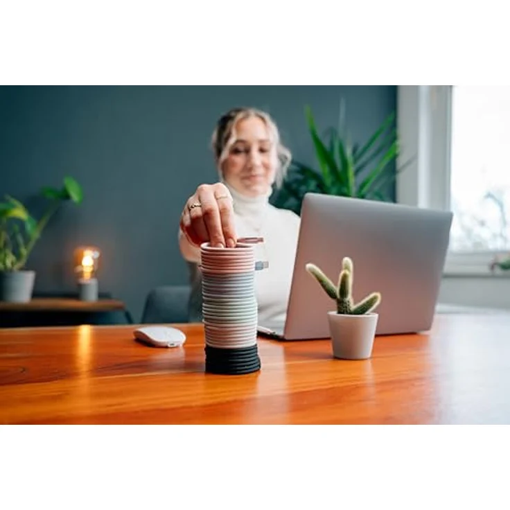 Verbatim Sync & Charge Cable USB-C to USB-C 100W Magnetic 120 cm - Green, magnetische Selbstaufrwicklung & 100W Power – Bild 4