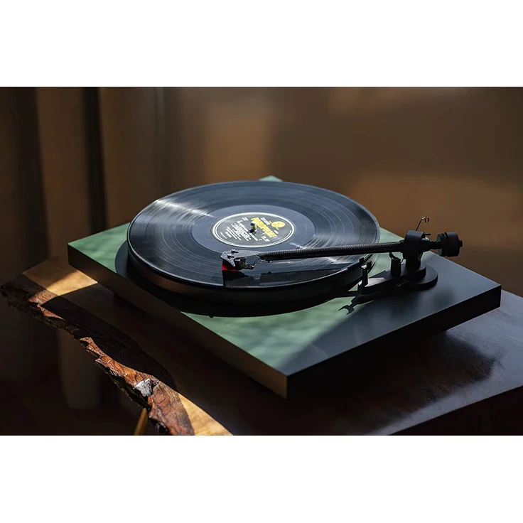 Pro-Ject Debut Carbon EVO Manueller Plattenspieler mit Riemenantrieb inkl. Schutzhaube hochglanz weiß – Bild 8