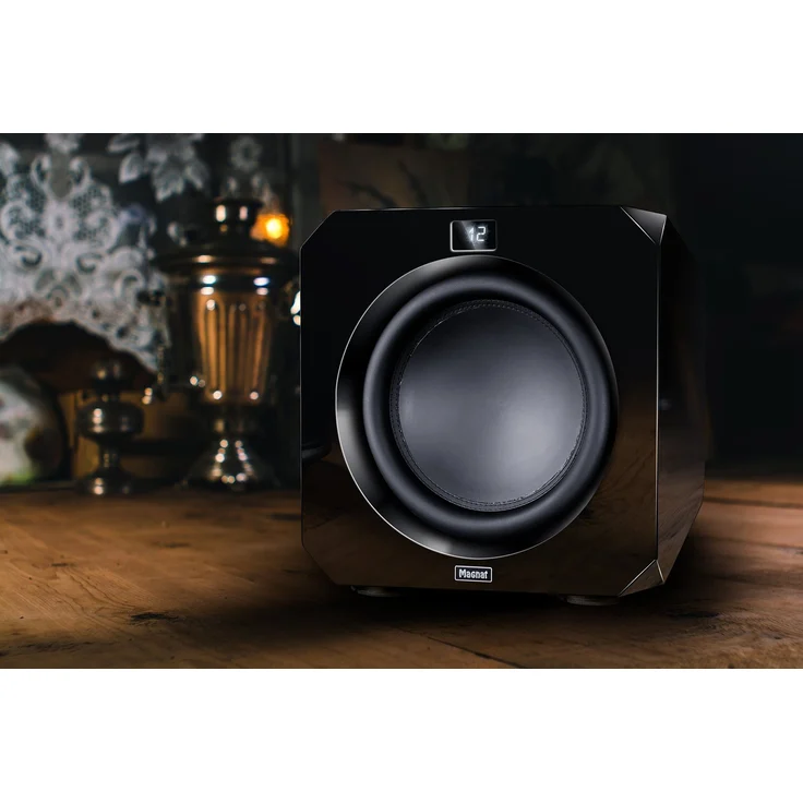 Magnat Omega CS 12, schwarz - leistungsstarker Aktiv-Subwoofer für tiefe und präzise Bässe für Heimkino und Musik schwarz  – Bild 10