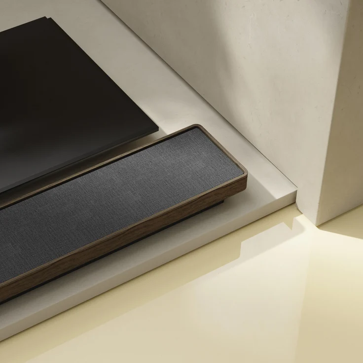 B&O Beosound Stage (1200473) 3.0 Soundbar ohne Subwoofer, Smoked Oak-Grey, grau (2019) – Bild 6