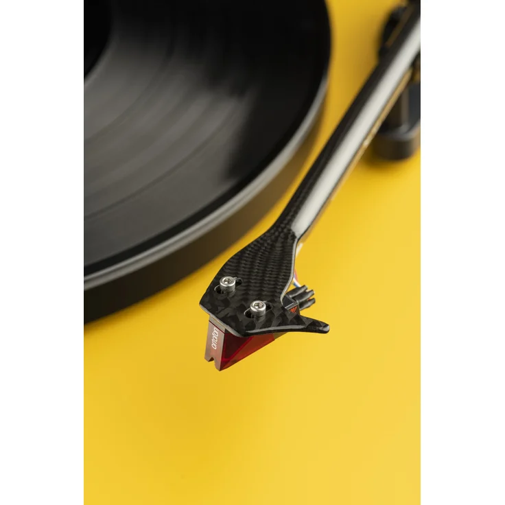 Pro-Ject Debut Carbon EVO Manueller Plattenspieler mit Riemenantrieb inkl. Schutzhaube satin gelb – Bild 7
