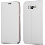 cadorabo Hülle für Samsung Galaxy J7 2016 in CLASSY SILBER Handyhülle mit Magnetverschluss, Standfunktion und Kartenfach Case Cover Schutzhülle Etui Tasche Book Klapp Style