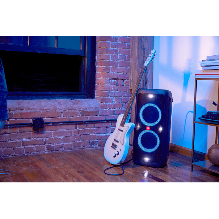 JBL PartyBox 300 in Schwarz Tragbarer Bluetooth Party-Lautsprecher mit Lichteffekten Spritzwassergeschützte, mobile Musikbox mit Akku – Bild 8