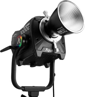 Aputure Storm 1000c, LED-Strahler mit BLAIR-CG Light Engine, Tunable Colour, ProLock Mount, IP65, inkl. 45° Hyper-Reflektor und Transportkoffer