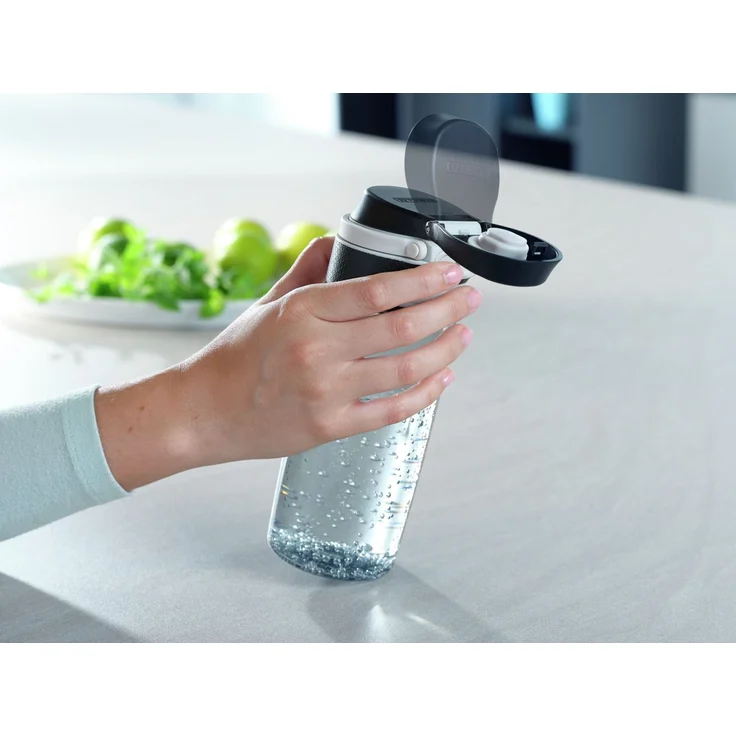 Leifheit Tritanflasche Flip 550ml, 100% dichte Sportflasche, Öffnen mit einer Hand, leichte und bruchsichere Trinkflasche mit Filter für Fruchteinsatz, nachhaltige Wasserflasche, BPA frei, silber – Bild 4