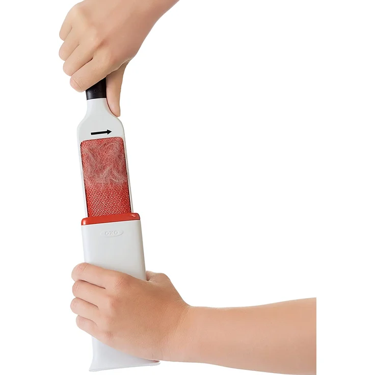 OXO Good Grips FurLifter Selbstreinigende Kleiderbürste, Plastik, weiß – Bild 6
