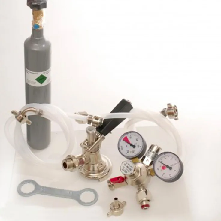 Zubehörpaket mit Flach Fitting, 7mm Bierschlauch und 0,5 kg CO2 Flasche