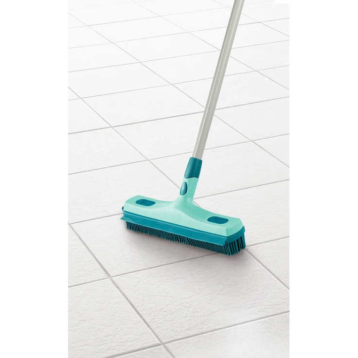 Leifheit Gummibesen Click System mit hygienischen Supraborsten, Besen für Innen- und Außenbereich, Besen mit Gummiborsten für gründliche Reinigung – Bild 2
