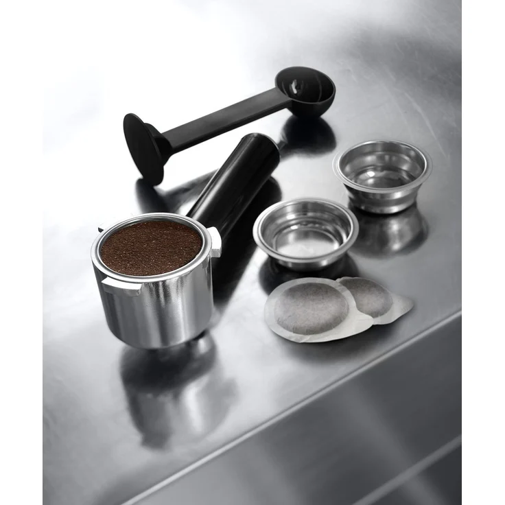 De'Longhi Dedica Style EC 685.W Espresso Siebträgermaschine, Espressomaschine mit Professioneller Milchschaumdüse, nur 15 cm breit, 1 Liter Wassertank, Vollmetallgehäuse, E.S.E Pads geeignet, weiß – Bild 6