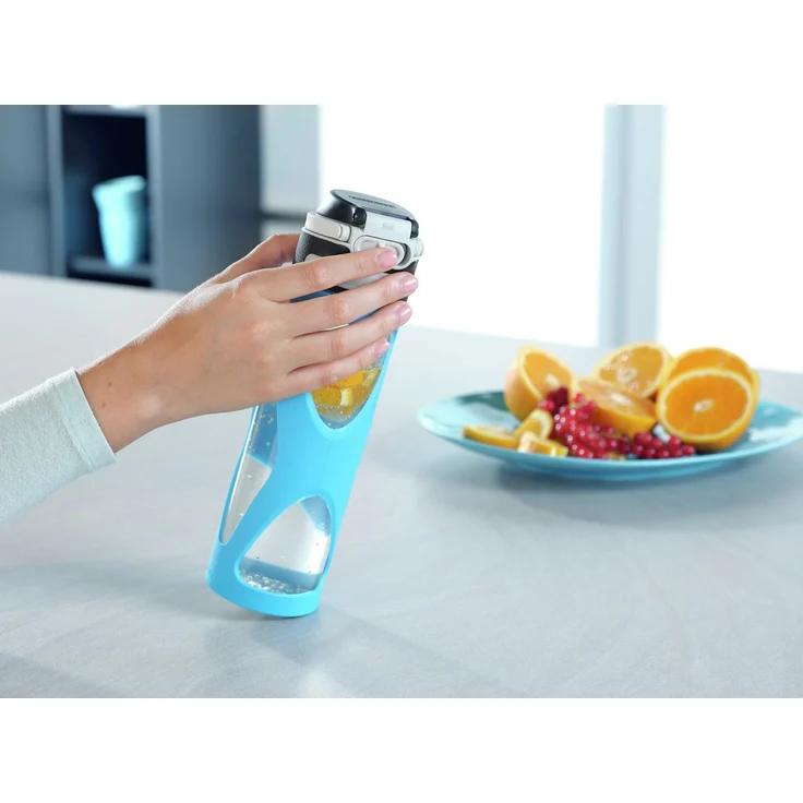 Leifheit Glasflasche Flip 600ml, 100% dichte Sportflasche, praktisches Öffnen mit einer Hand, Trinkflasche mit Filter für Fruchteinsatz, nachhaltige Wasserflasche, BPA frei, stoßfest, blau – Bild 3