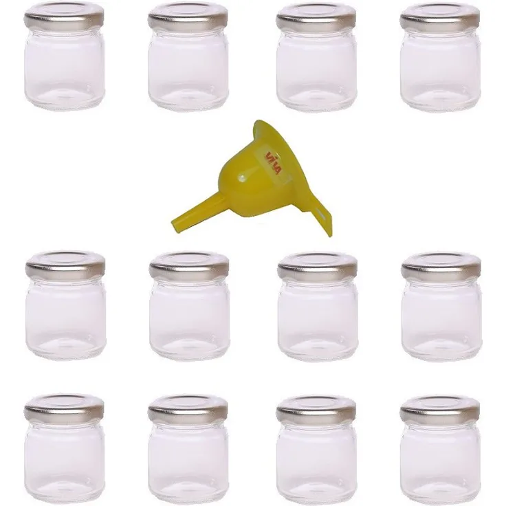 Viva Haushaltswaren 12 x Mini Einmachglas 53 ml mit silberfarbenem Deckel, runde Glasdosen als Marmeladengläser, Gewürzdosen, Gastgeschenk etc. verwendbar inkl. Trichter Ø 12,3 cm