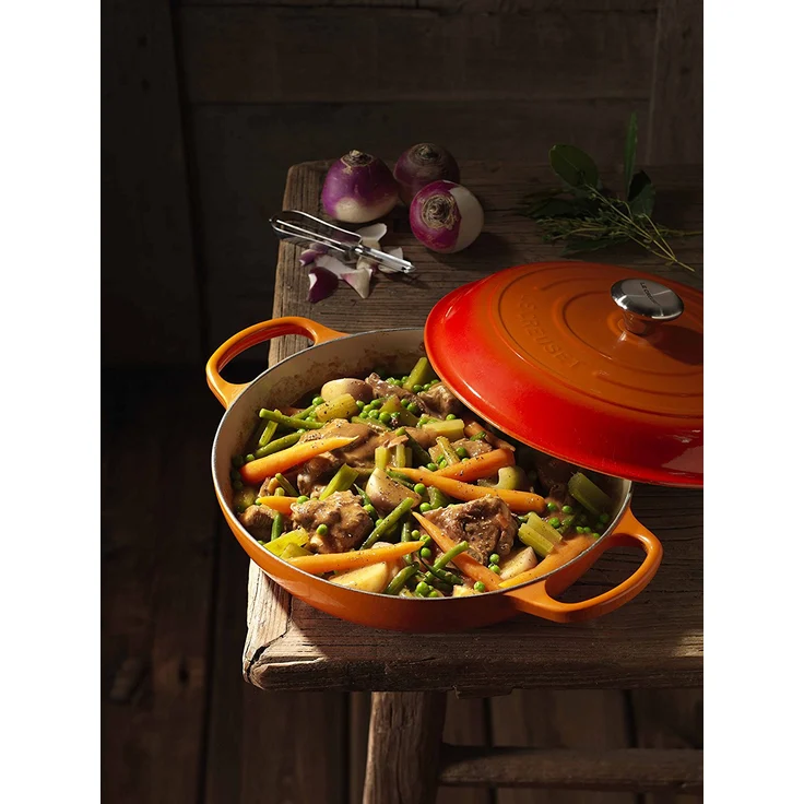 Le Creuset Signature Gusseisen Gourmet-Profitopf, Rund, Ø 30 cm, 3,2 l, Für alle Herdarten inkl. Induktion geeignet, Ofenrot – Bild 4