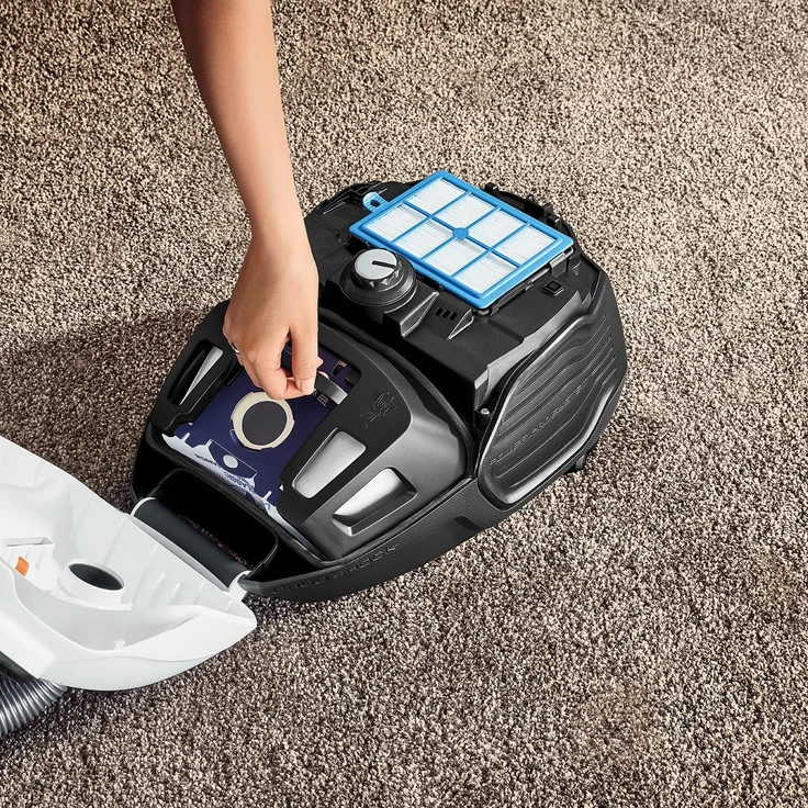 AEG VX6-2-IW-5 Staubsauger mit Beutel (360° drehbare Räder, inkl. Zusatzdüsen und Staubbeutel, für Hart- und Teppichböden, 800 Watt, 9 m Aktionsradius, Ergo-Handgriff, neue technische Version) weiß – Bild 3