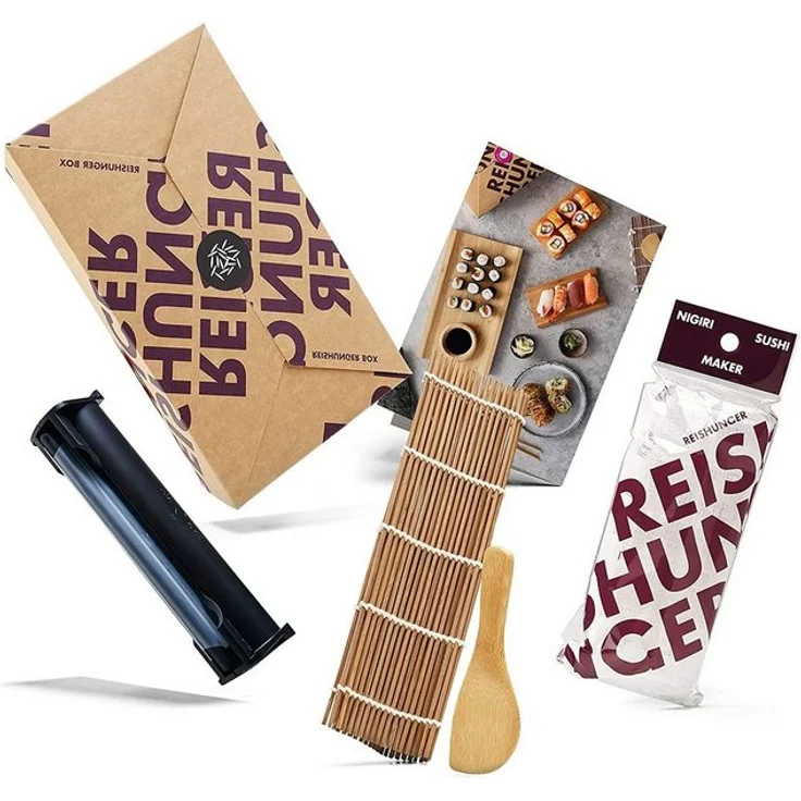 Reishunger Sushi-Roller »Sushi Equipment Box«, (Zubehör für Sushi 4-tlg), Reishunger Sushi Equipment Box (mit Easy Sushi Maker Ø 3,5 cm, Nigiri Maker, Bambusmatte & -Löffel, Rezeptkarte) Maki, Inside-Out und Nigiri Sushi zu Hause zubereiten – perfekt auch