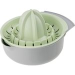 FACKELMANN Zitronenpresse mit Auffangbehälter ECO, umweltfreundliche Saftpresse für frische Säfte ohne Kerne, nachhaltiger Küchenhelfer zum Pressen von Limetten (Farbe: Grau-Grün)