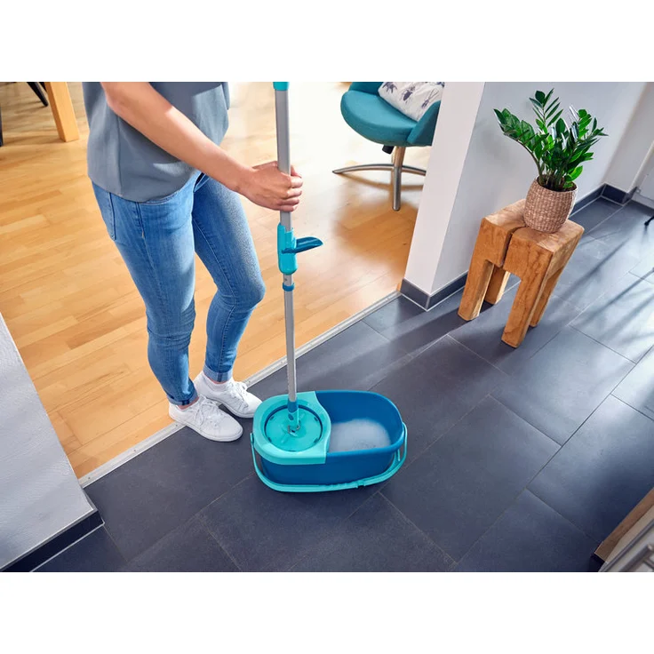 Leifheit Set Clean Twist Disc Mop Ergo 2.0 Wischmop-Set mit Eimer, Bodenwischer mit Mikrofaser Bezug, für Fliesen & Laminat, mit Click-System & Schleudertechnologie (52101) – Bild 2