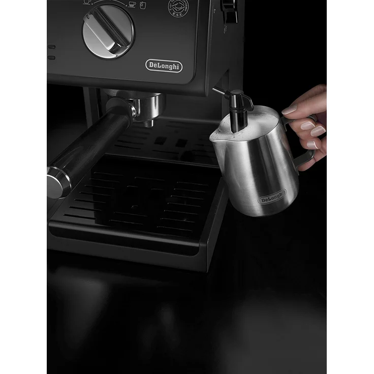 De'Longhi ECP 31.21 Espresso Siebträgermaschine, Siebträgerhalter mit Aluminium Finish, Milchschaum Düse, Filtereinsatz für 1 oder 2 Tassen Espresso, Auch für Pads Geeignet, Schwarz – Bild 3