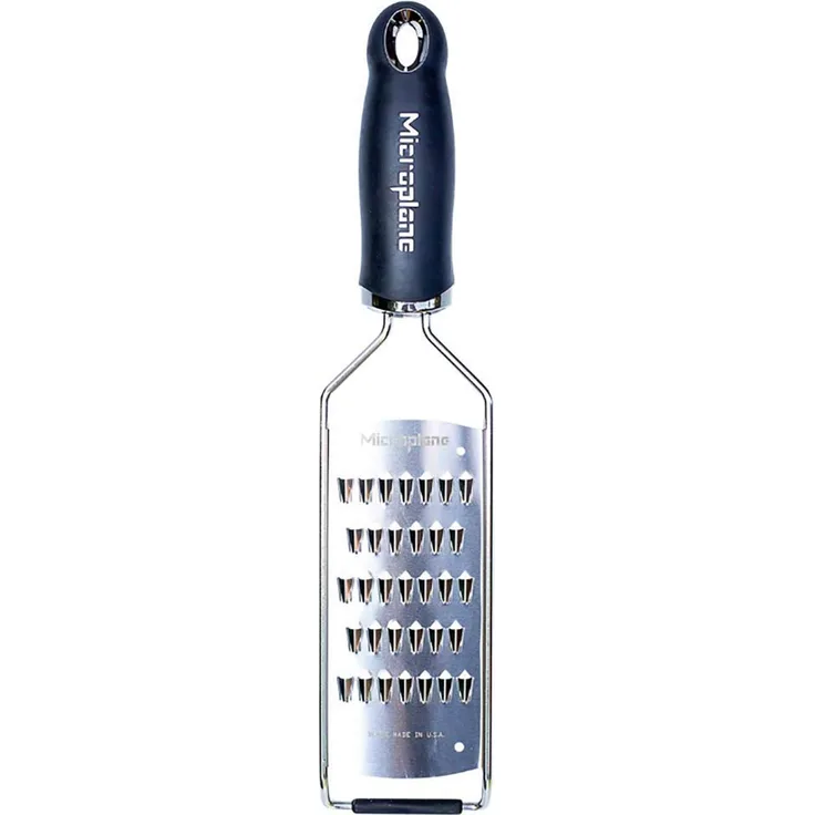 Microplane Feine Julienne-Reibe Edelstahl Schwarz aus der Gourmet Serie für Karotte, Zucchini, Kartoffel, Apfel, Rote Beete und Rettich