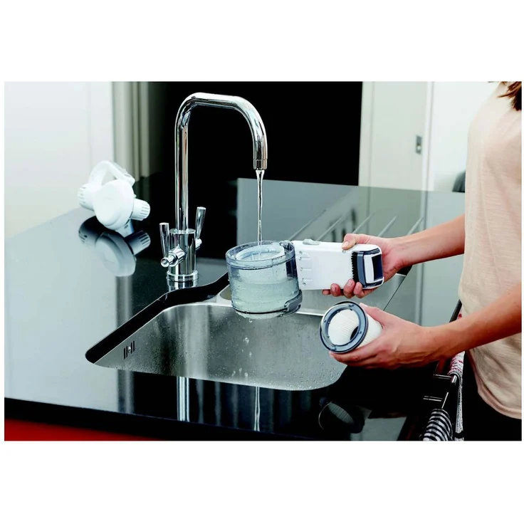 Black + Decker Dustbuster Pivot PV1820L Kleinstaubsauger, 10 min Akkubetrieb, Wandhalterung und Ladestation, Fugendüse und Polsterbürste – Bild 6