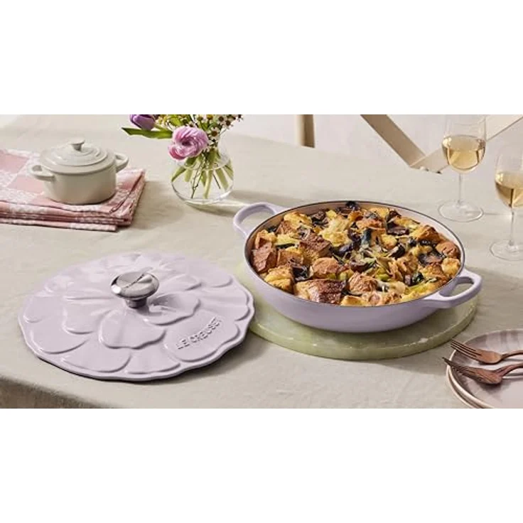 Le Creuset Signature Emaillierter Gusseisen-Blüten-Schmortopf, 2,25 l, Muschelrosa, hervorragende Wärmeverteilung und -speicherung, ofenfest bis 260 °C – Bild 5