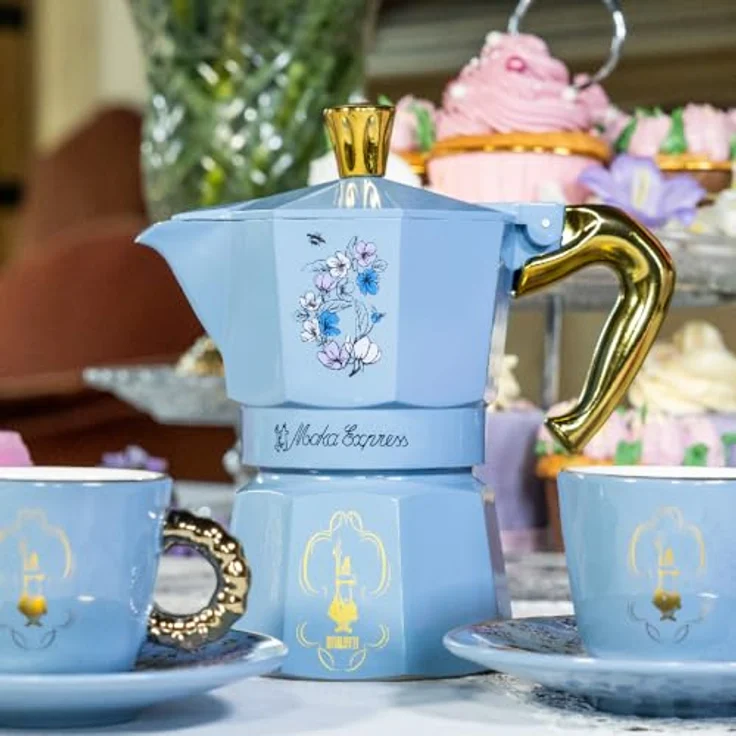 Bialetti Moka Express 3tz Bridgerton, Espressokocher in Himmelblau und Gold, kompatibel mit Elektro, Gas und Glaskeramik, patentiertes Sicherheitsventil – Bild 3