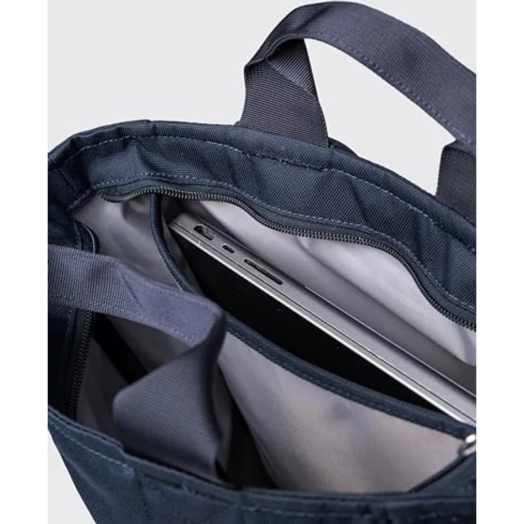 Sandqvist GROUND 2-Way Bag, Rucksack aus recyceltem Polyester mit Laptopfach für 16“ und wasserabweisend, schwarz – Bild 4