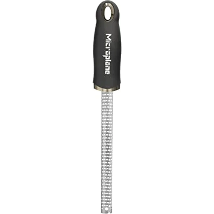 Microplane Gewürzreibe Fein Schwarz Edelstahl aus der Premium Classic Serie für Muskatnuss, Zimt, Schokolade, Nüsse und Kaffeebohnen – Bild 2