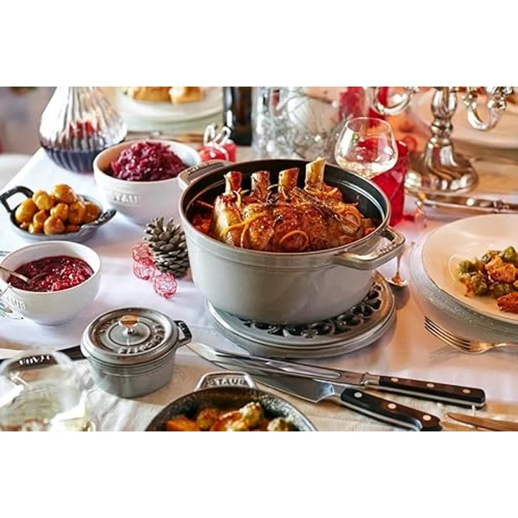 Staub 1102618 Cocotte-Bräter, rund mit Deckel 26 cm, 5,0 L, mit mattschwarzer lierung im Inneren des Topfes, graphitgrau – Bild 6