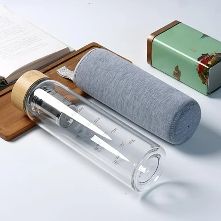 Penelife Teeflasche mit Sieb to go 1l - Glasflasche 1 Liter mit Edelstahl Sieb - Teeflasche 1l aus Borosilikatglas mit drehbarem Bambus Deckel und Neopren Schutzhülle - Grau – Bild 3