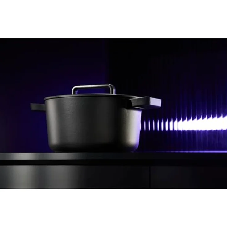 WMF Bräter Flavour, Ø 22 cm, Gusseisen, 4,3 Liter, schwarz, mit Deckel und Kondensationsnoppen – Bild 2