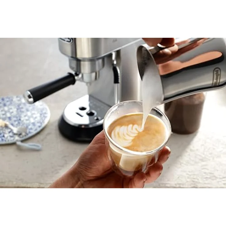De'Longhi DLSC069 Milchaufschäumer, 500 ml Edelstahl Kännchen mit ergonomischem Griff, silber – Bild 2