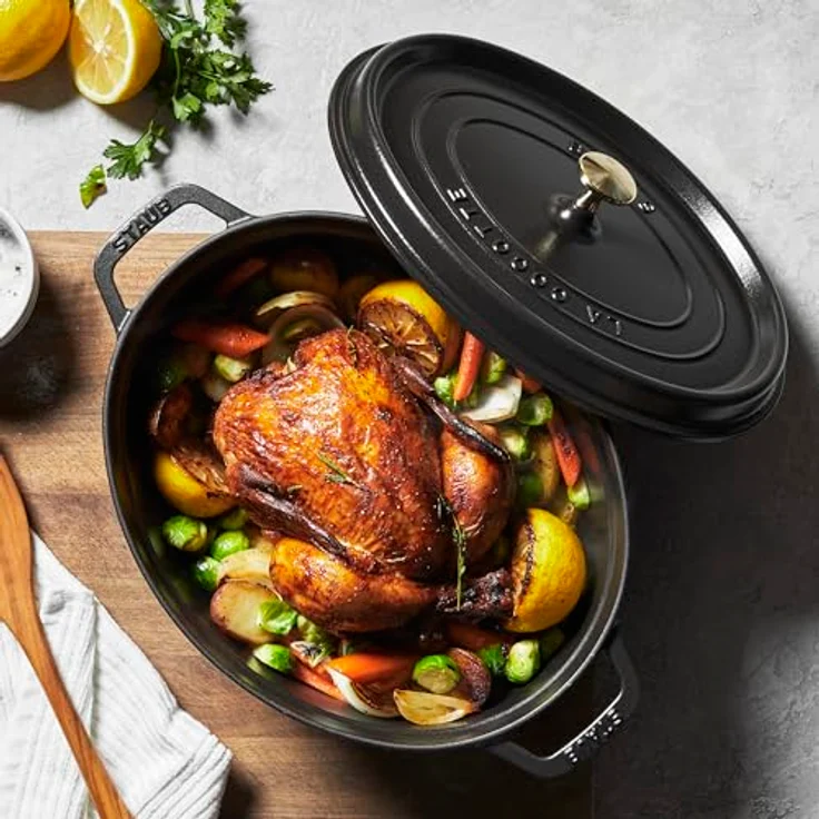Staub 40509-315-0 Cocotte-Bräter, oval mit Deckel 29 cm, 4,25 L, mit mattschwarzer lierung im Inneren des Topfes, schwarz – Bild 6